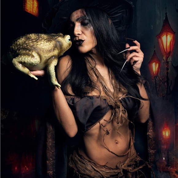 Witch hat hand made for Halloween costume or dark cosplay artist Jaqueline Cruz - Picture 8 of 11